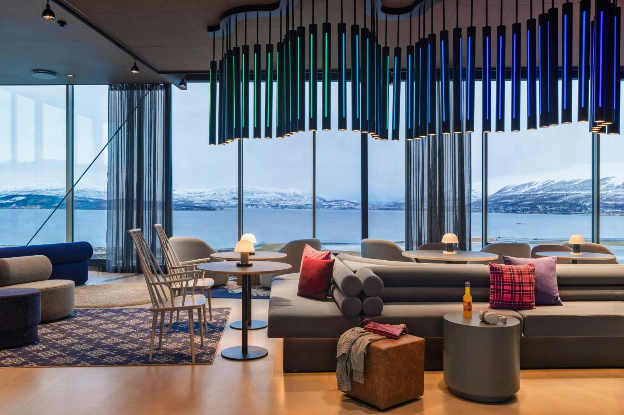 Отель Moxy Тромсё Экстерьер фото