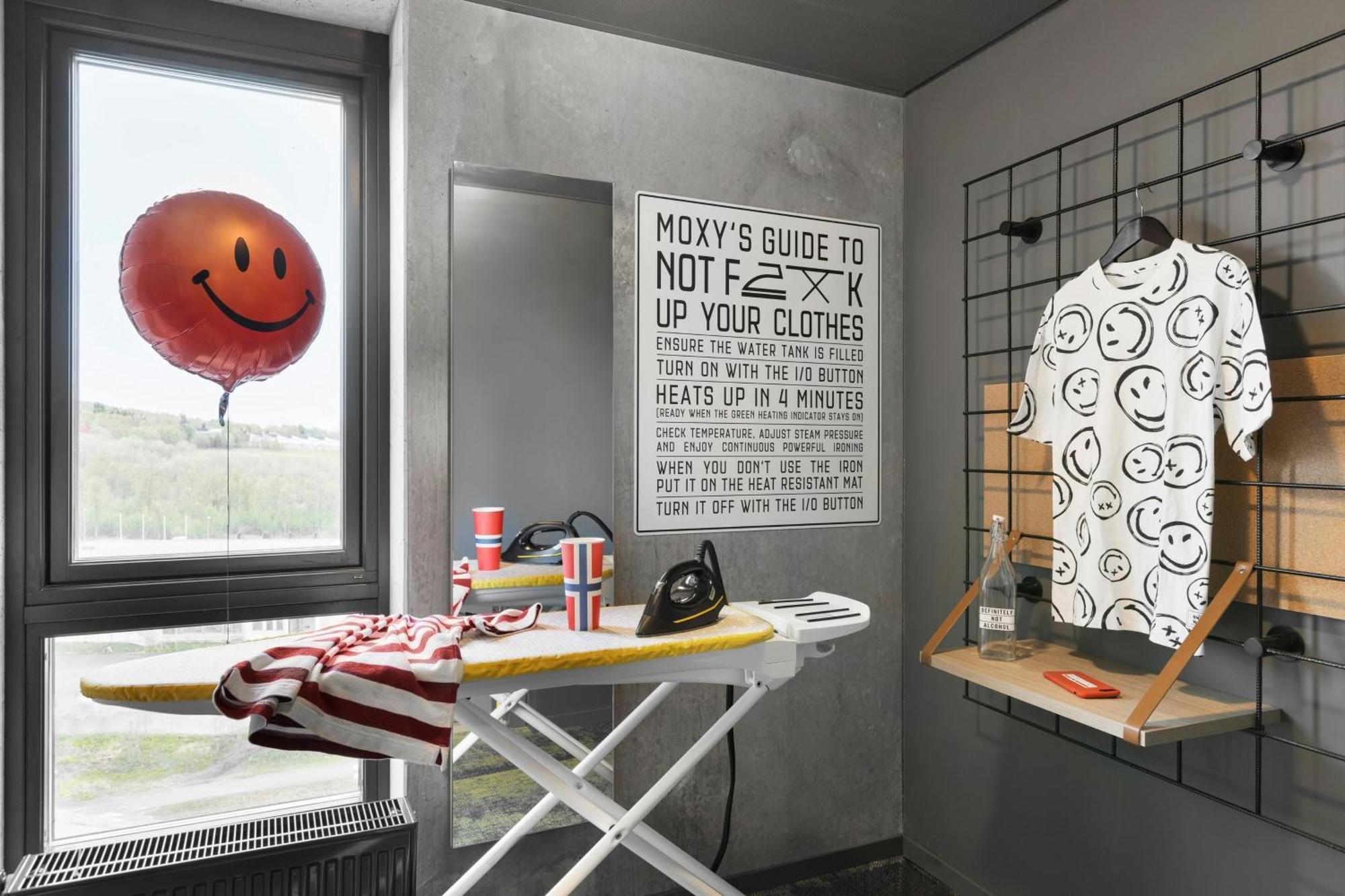 Отель Moxy Тромсё Экстерьер фото